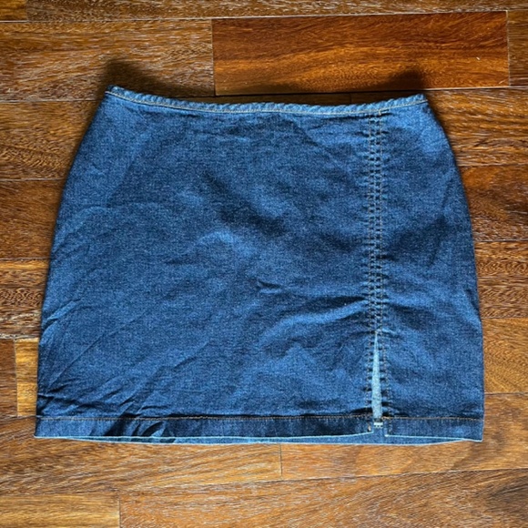 VINTAGE y2k denim slit mini skirt! - Picture 4 of 10